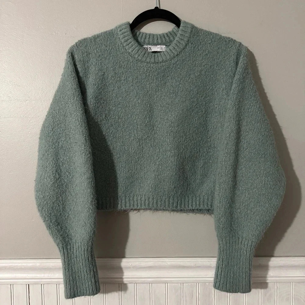 Zara Cropped Sweater Size Large Light Teal Green